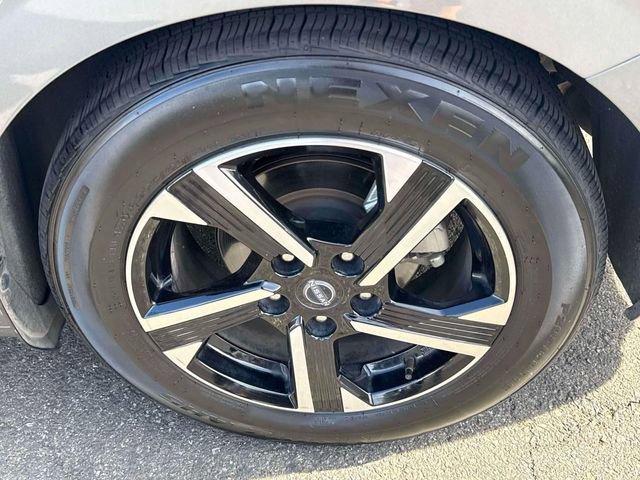 Certified 2024 Nissan Sentra SV FWD image 30