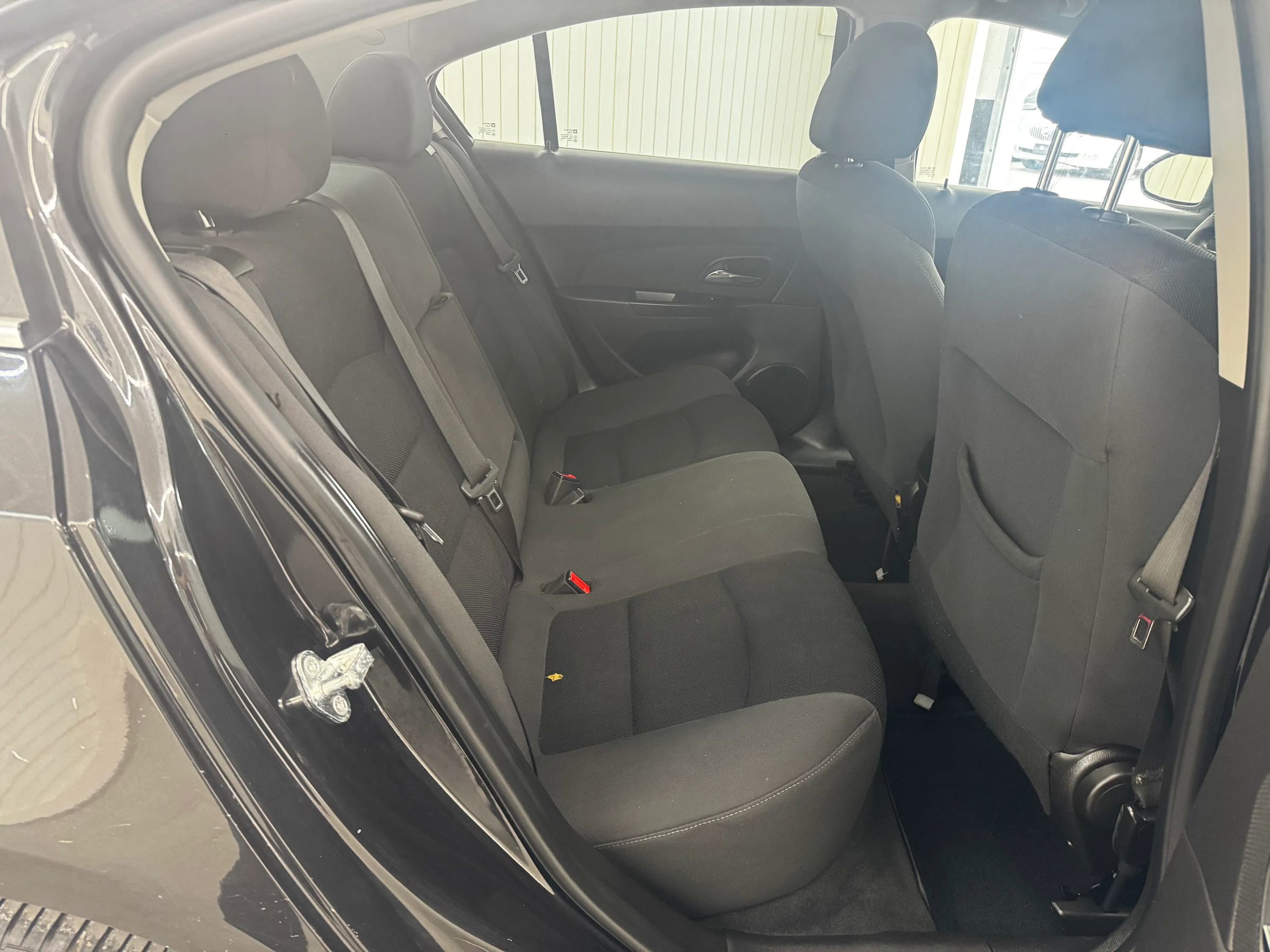 Used 2016 Chevrolet Cruze LT w/ Technology Package image 11