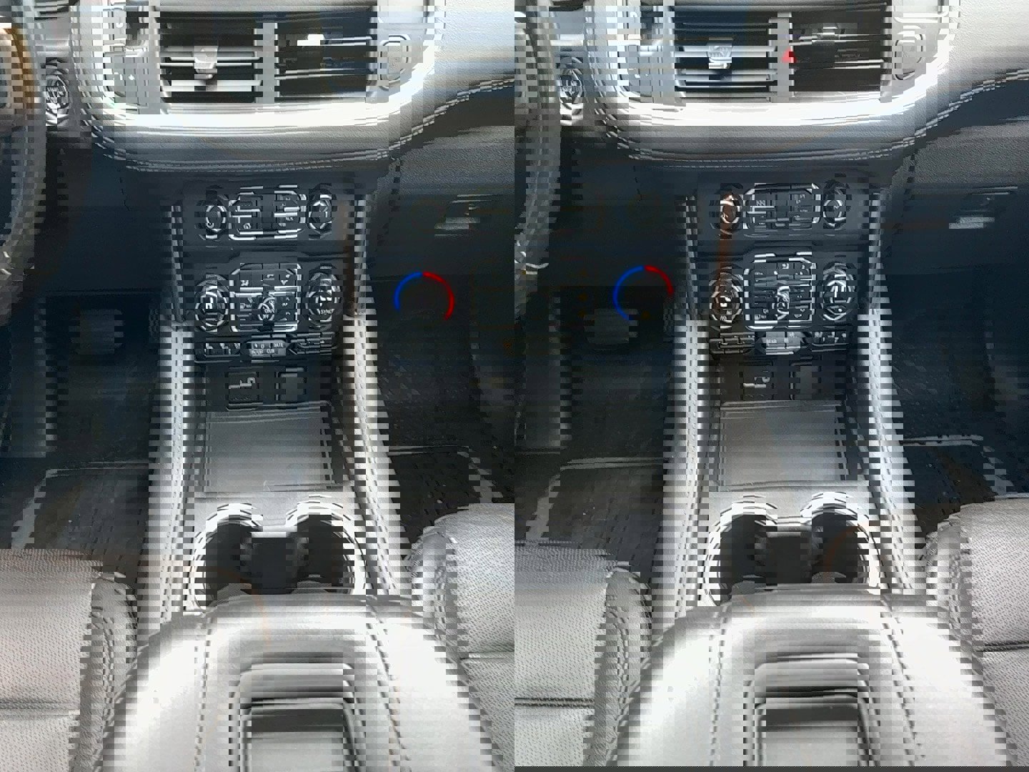 Used 2021 Chevrolet Suburban High Country w/ Premium Package image 17