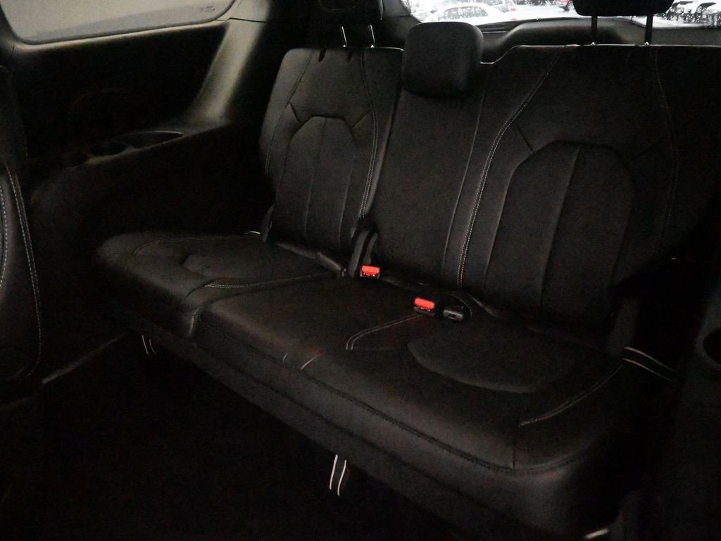 New 2026 Chrysler Pacifica Select FWD image 12
