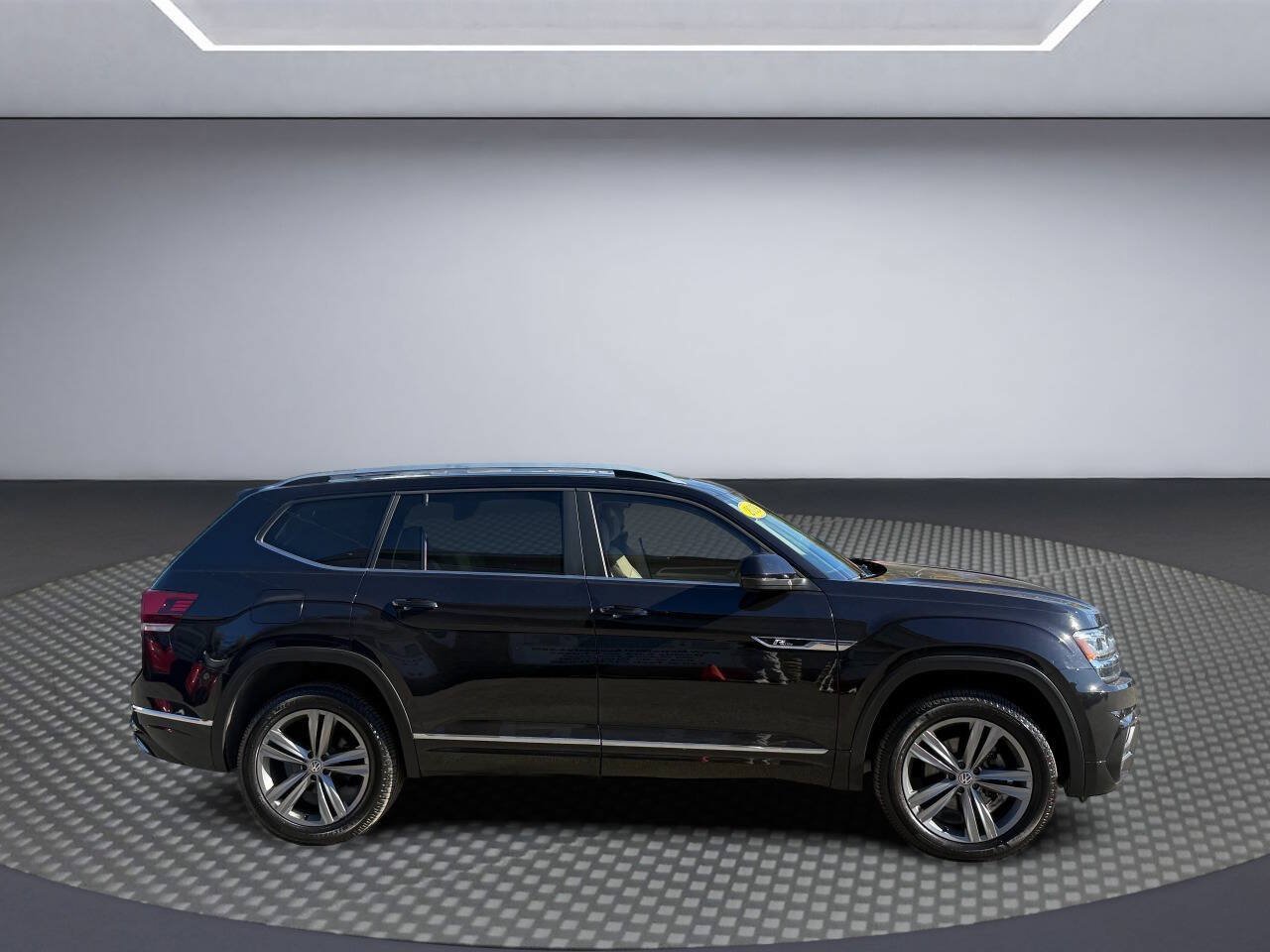 Used 2019 Volkswagen Atlas SEL R-Line AWD/4WD image 8