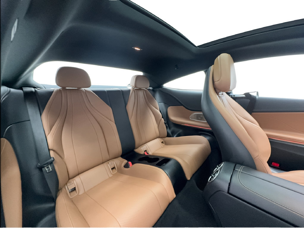 Used 2025 Mercedes-Benz CLE 300 4MATIC Coupe w/ AMG Line image 30
