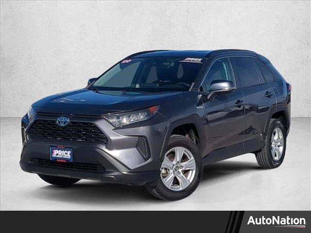 Used 2020 Toyota RAV4 LE image 1