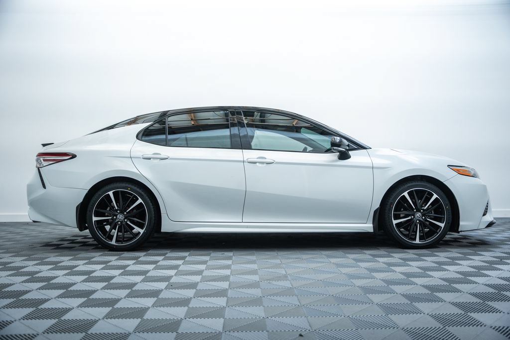 Used 2020 Toyota Camry XSE w/ Navigation Package FWD image 4