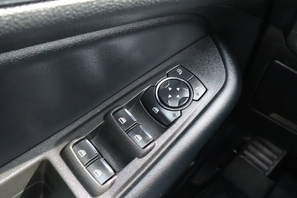 Used 2023 Ford Edge ST image 36