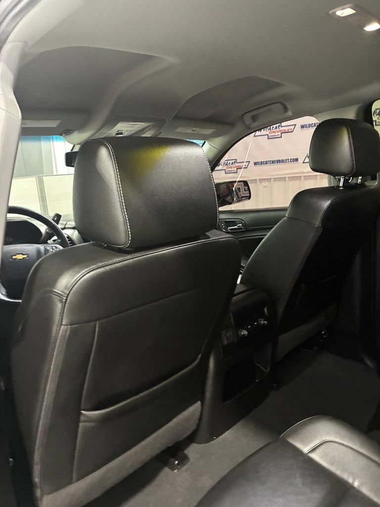 Used 2020 Chevrolet Suburban LT AWD/4WD image 31
