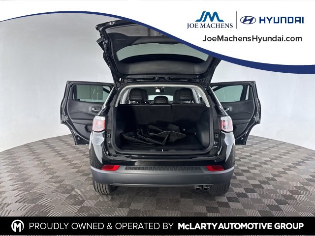 Used 2018 Jeep Compass Limited image 17