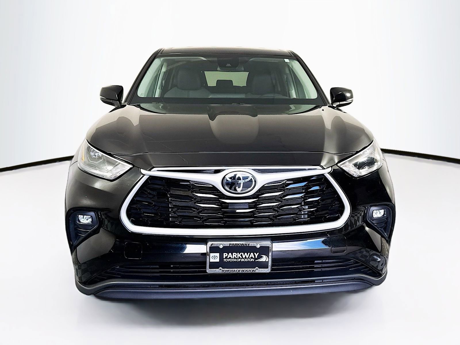 Certified 2024 Toyota Highlander LE AWD/4WD image 2