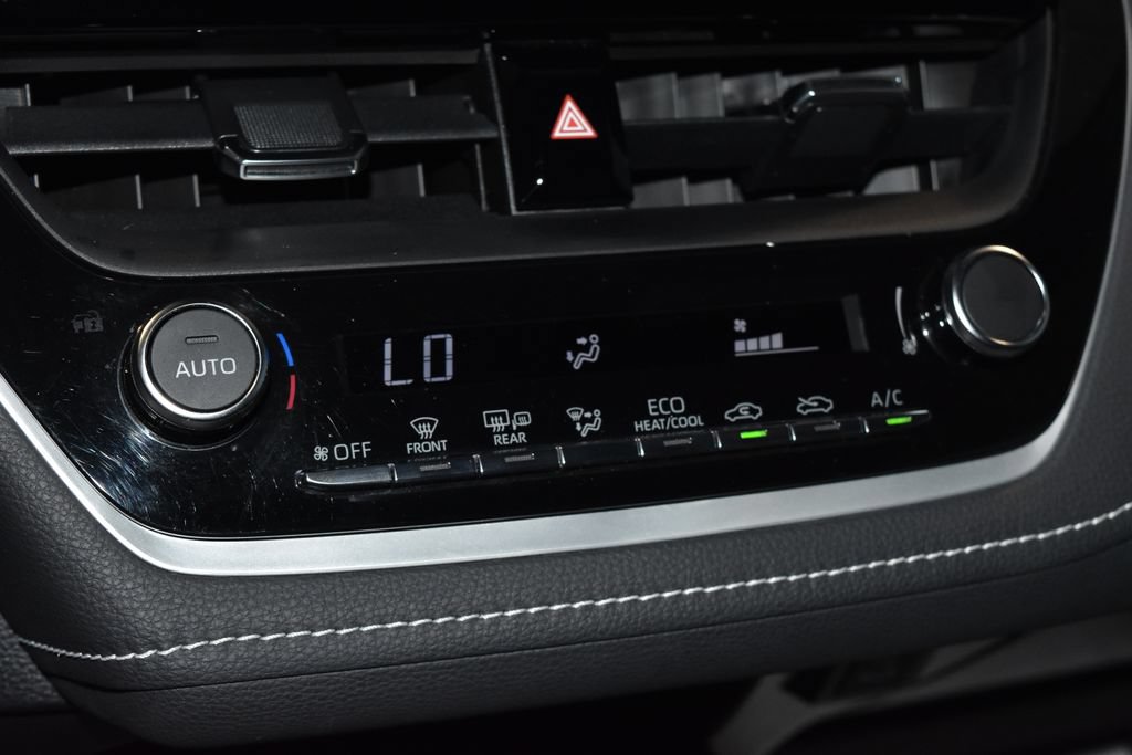 Used 2023 Toyota Corolla SE w/ SE Premium Package FWD image 12