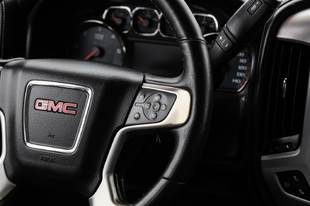Used 2015 GMC Sierra 1500 SLT w/ SLT Crew Cab Value Package AWD/4WD image 15
