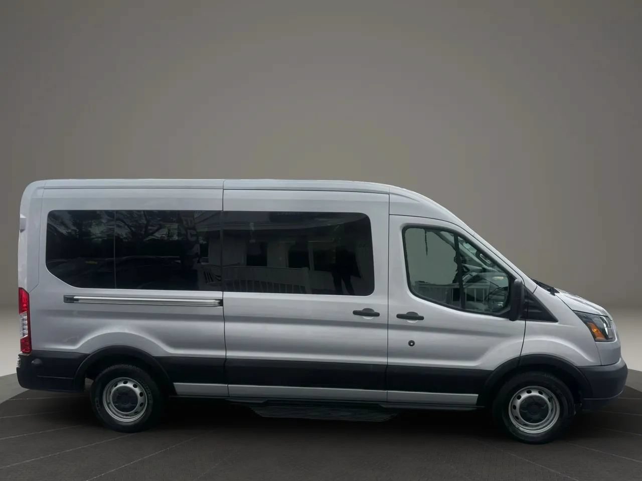 Used 2017 Ford Transit 350 XL RWD image 6
