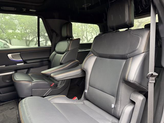 Used 2025 Ford Expedition Tremor AWD/4WD image 22