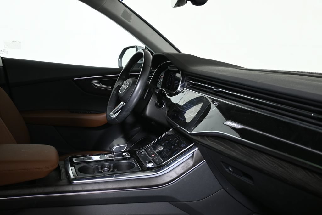 Used 2022 Audi Q8 Premium Plus AWD/4WD image 8