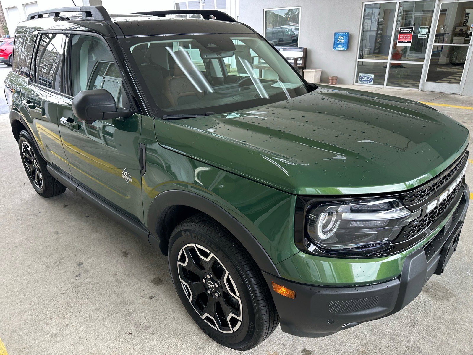 Certified 2025 Ford Bronco Sport Outer Banks w/ Outer Banks Tech Package+ AWD/4WD image 10