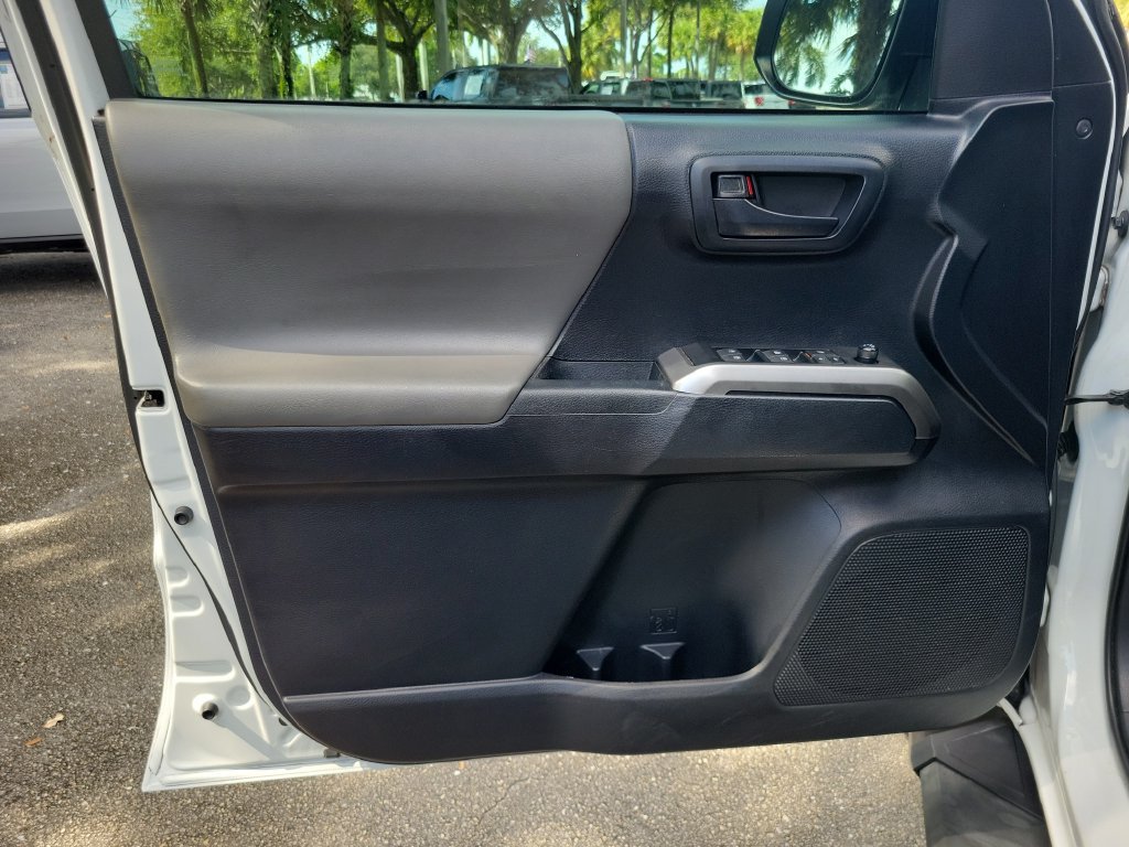Used 2019 Toyota Tacoma SR5 RWD image 15