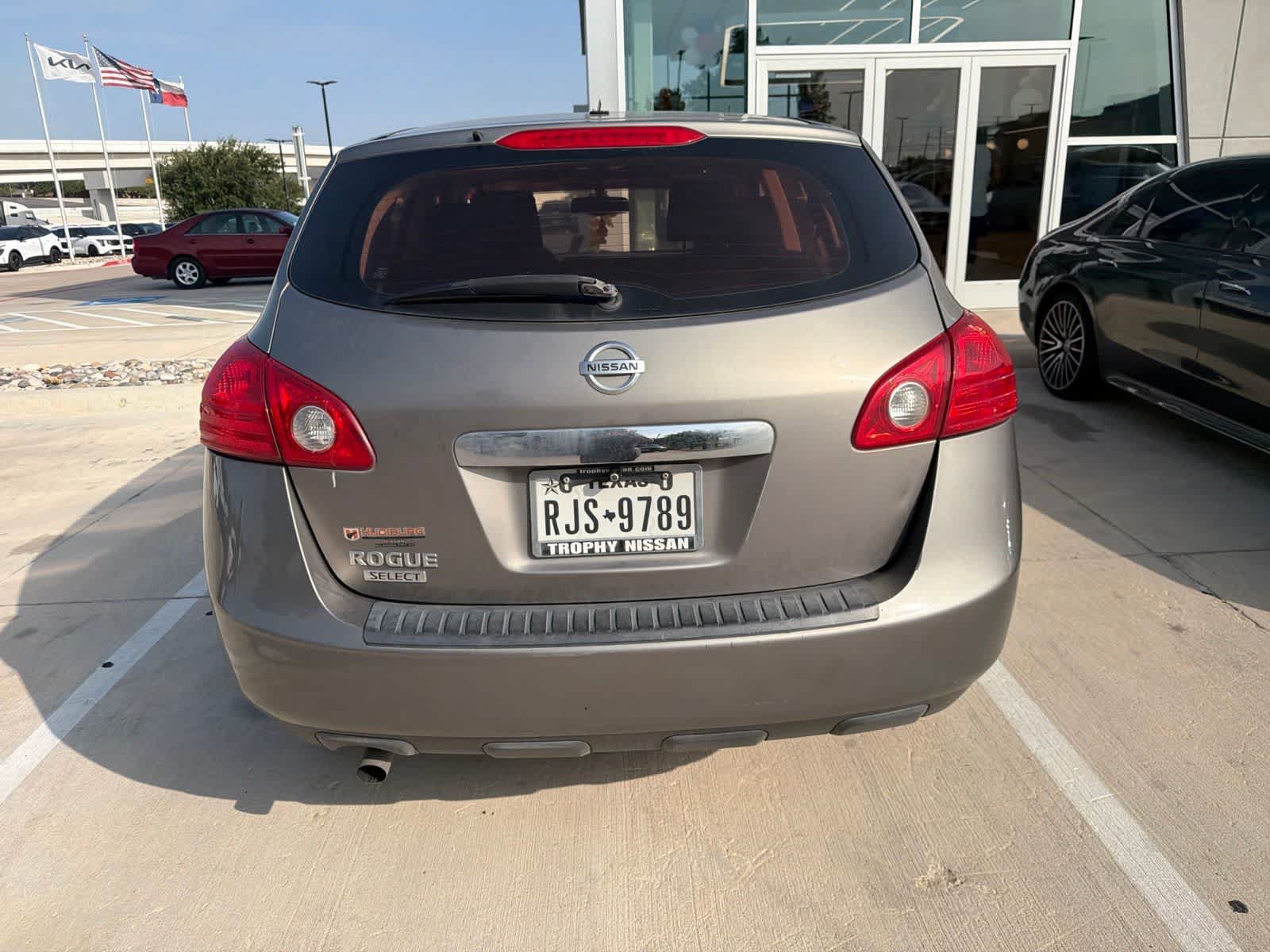 Used 2015 Nissan Rogue S FWD image 5