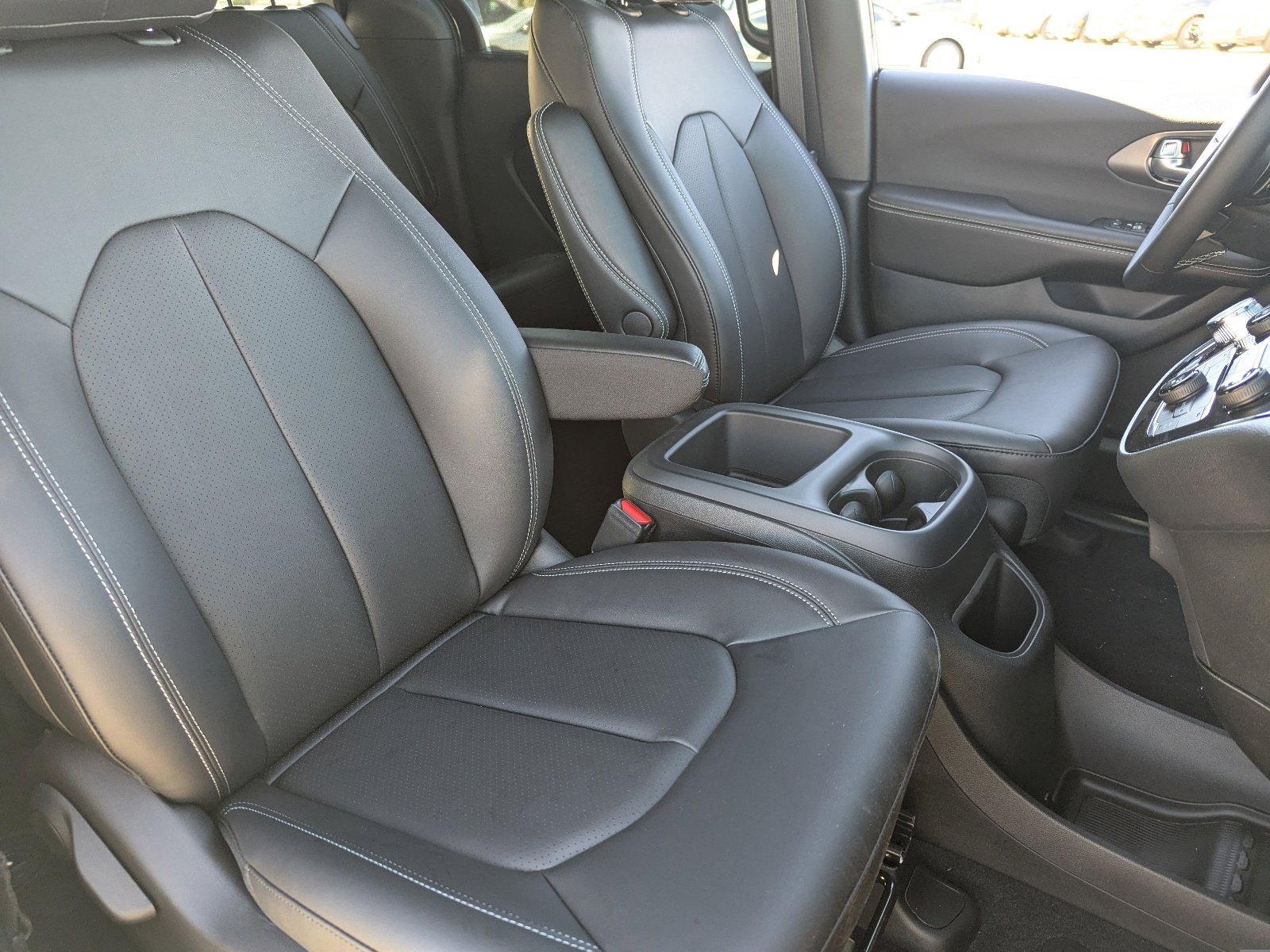 New 2026 Chrysler Voyager LX image 6