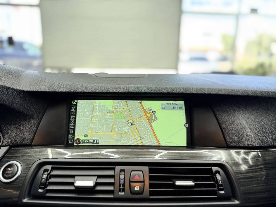 Used 2013 BMW 550i Sedan w/ Executive Pkg RWD image 10
