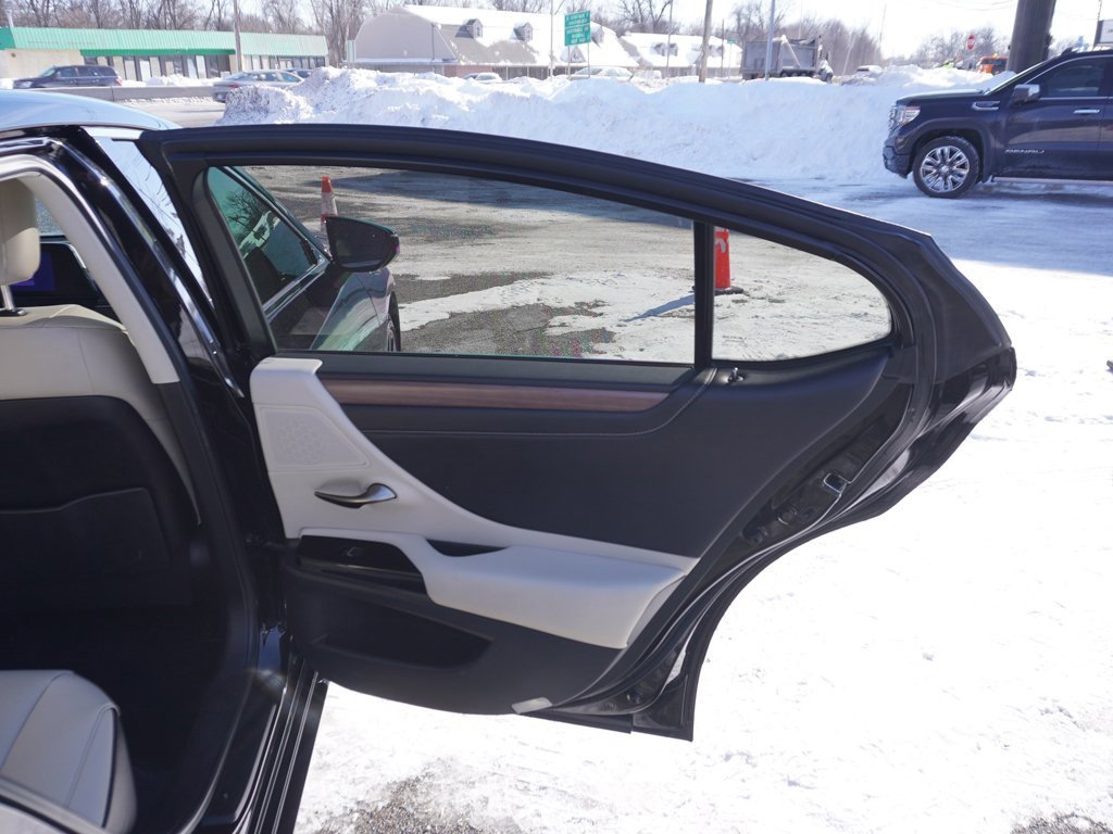 Used 2023 Lexus ES 250 w/ Premium Package image 27