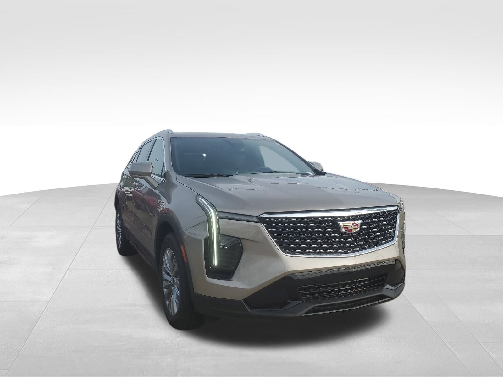 Certified 2025 Cadillac XT4 Premium Luxury image 3