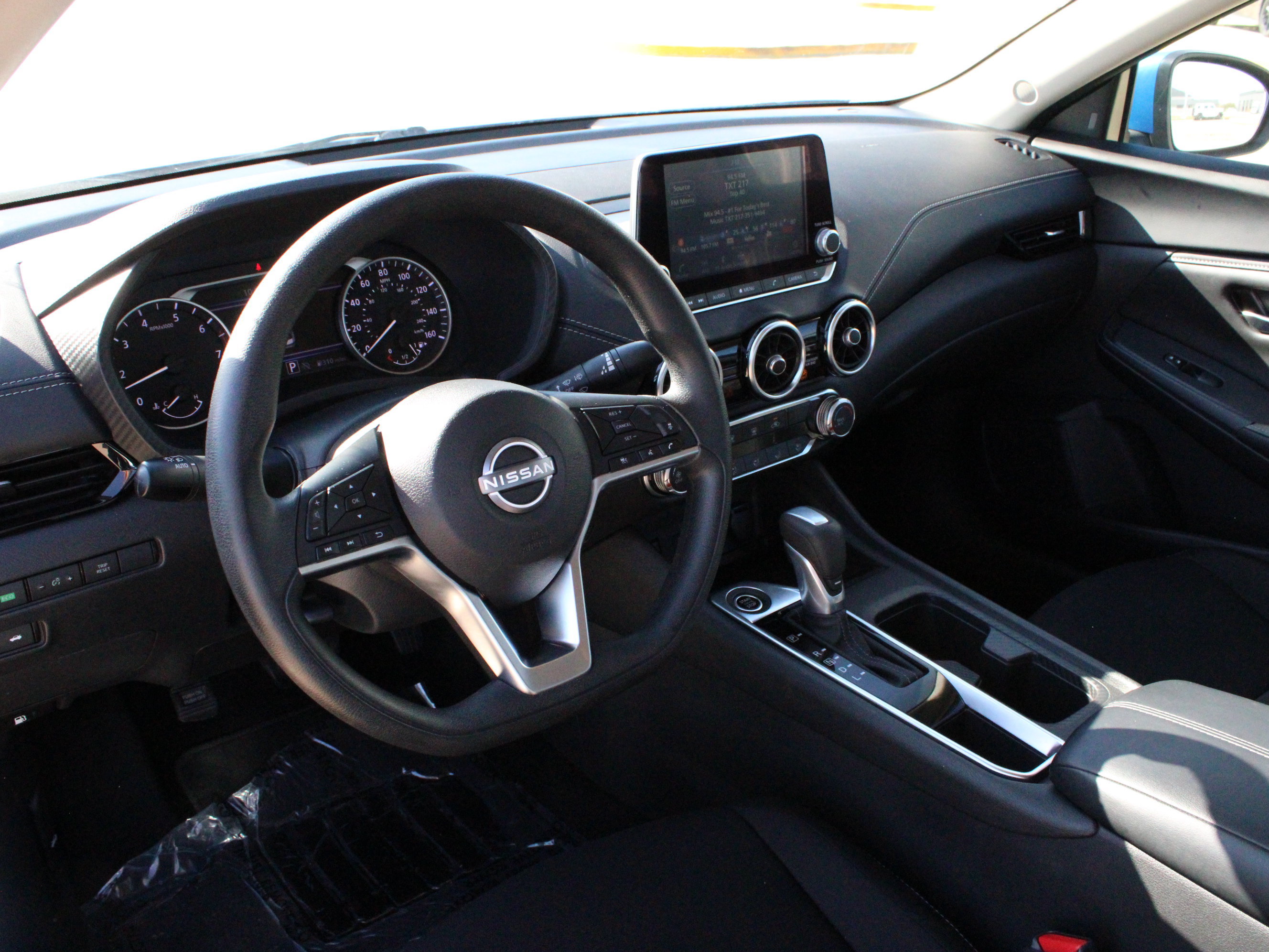 Used 2025 Nissan Sentra SV FWD image 8