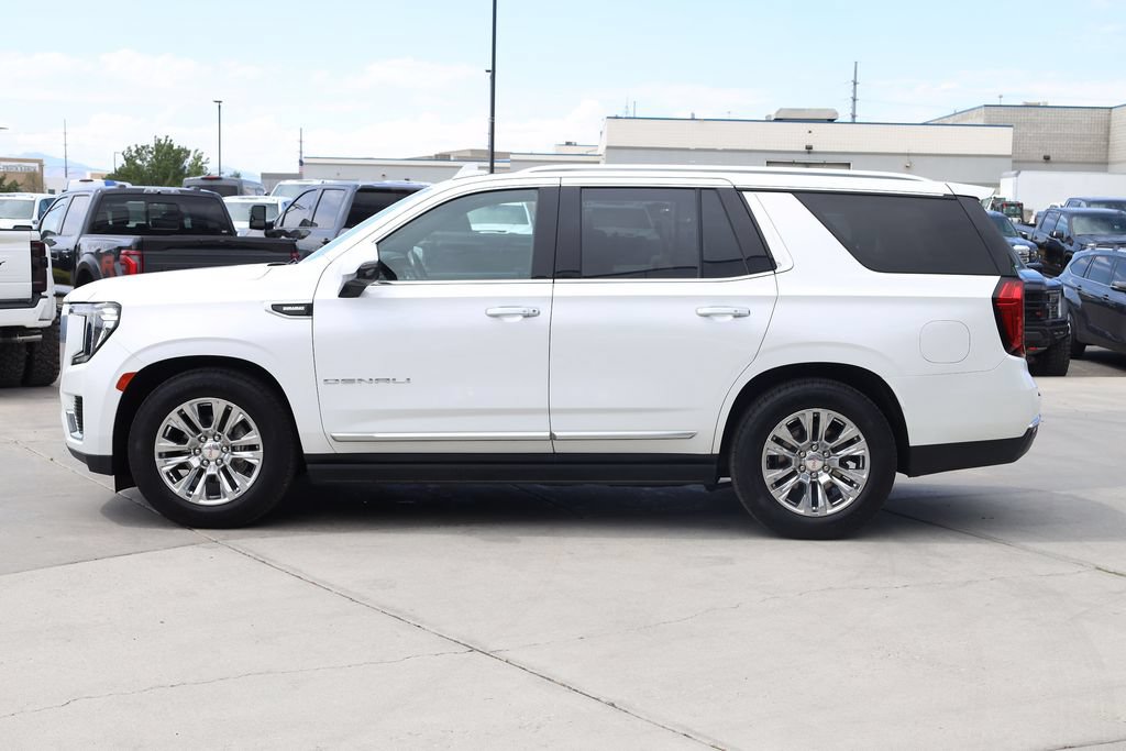 Used 2022 GMC Yukon Denali w/ Denali Ultimate Package AWD/4WD image 3