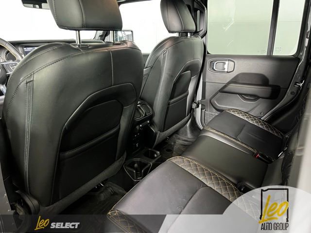 Used 2023 Jeep Gladiator Overland AWD/4WD image 12