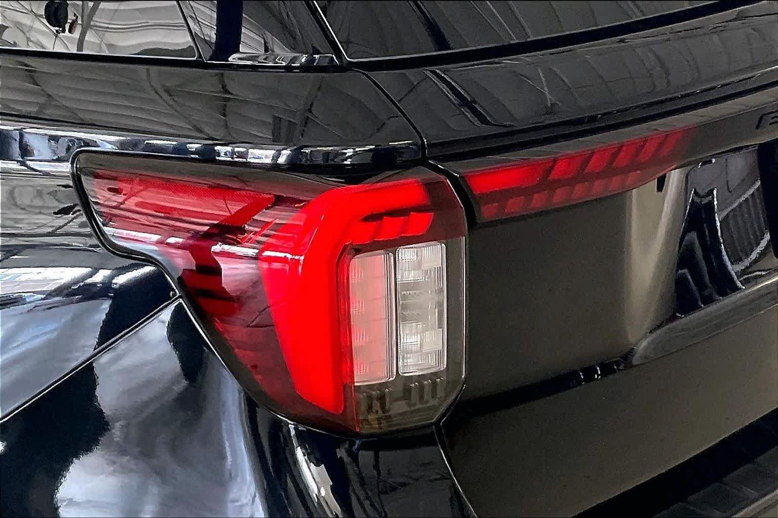 Used 2025 Ford Explorer ST w/ Sun And Sound Package AWD/4WD image 25