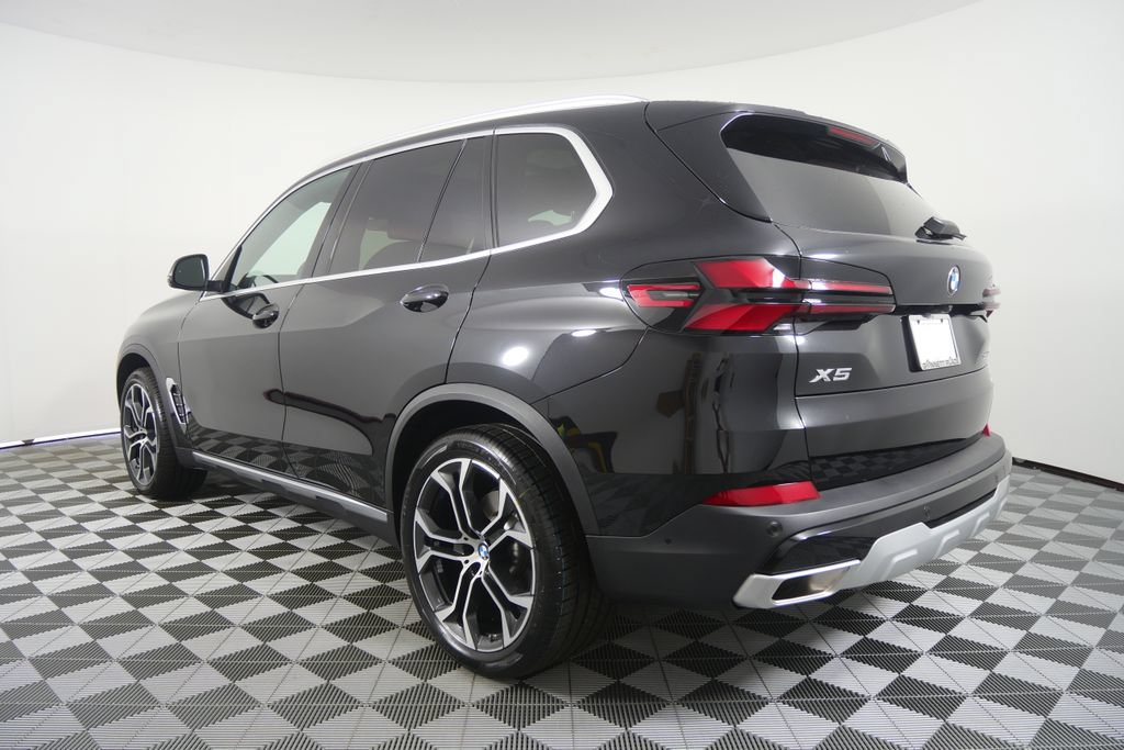 Certified 2026 BMW X5 sDrive40i RWD image 3