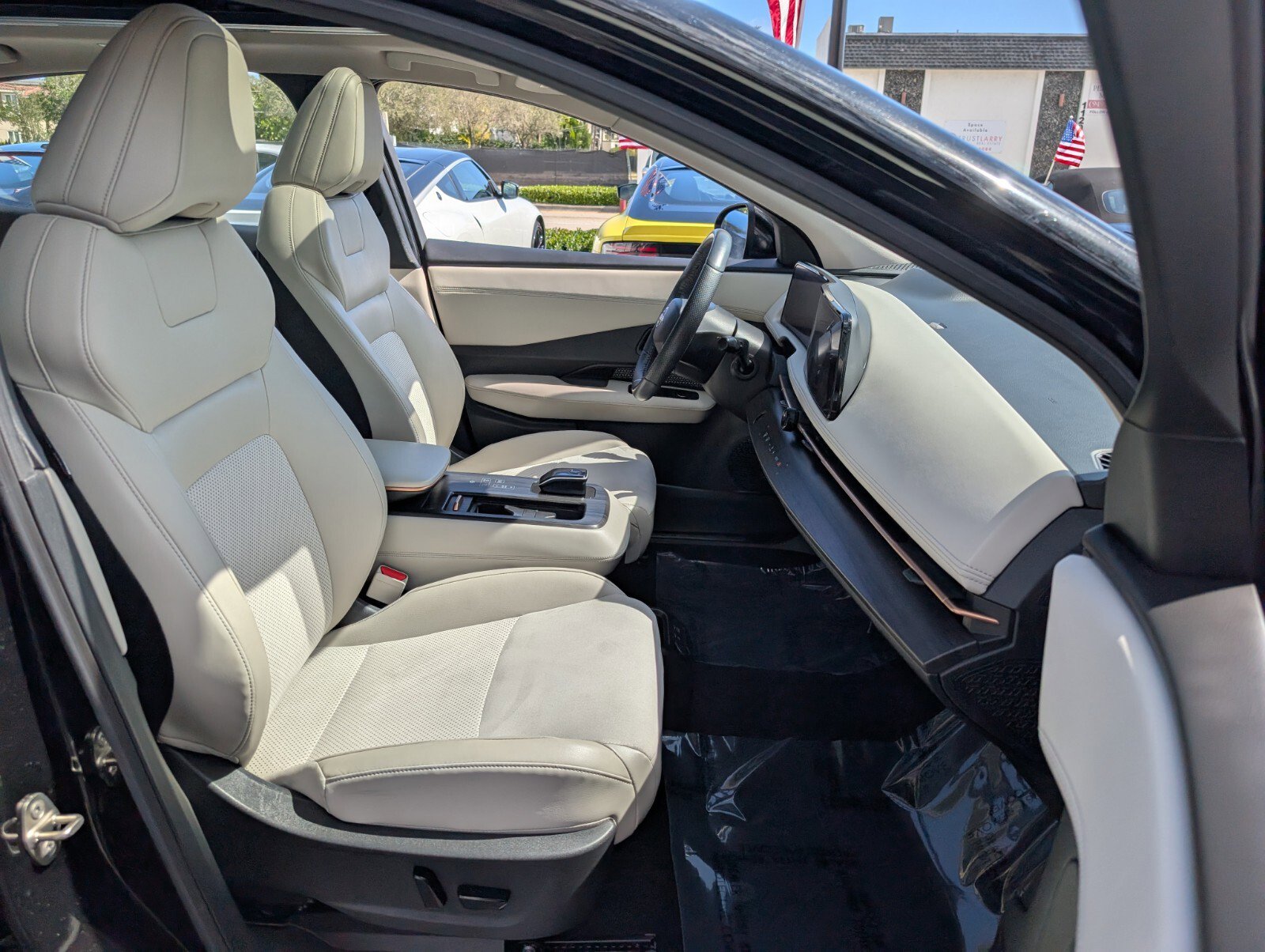 Certified 2024 Nissan Ariya AWD image 21