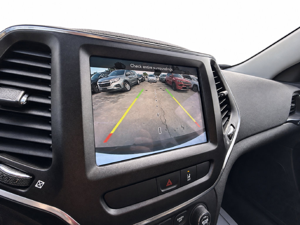 Used 2022 Jeep Cherokee Trailhawk w/ Comfort/Convenience Group AWD/4WD image 24