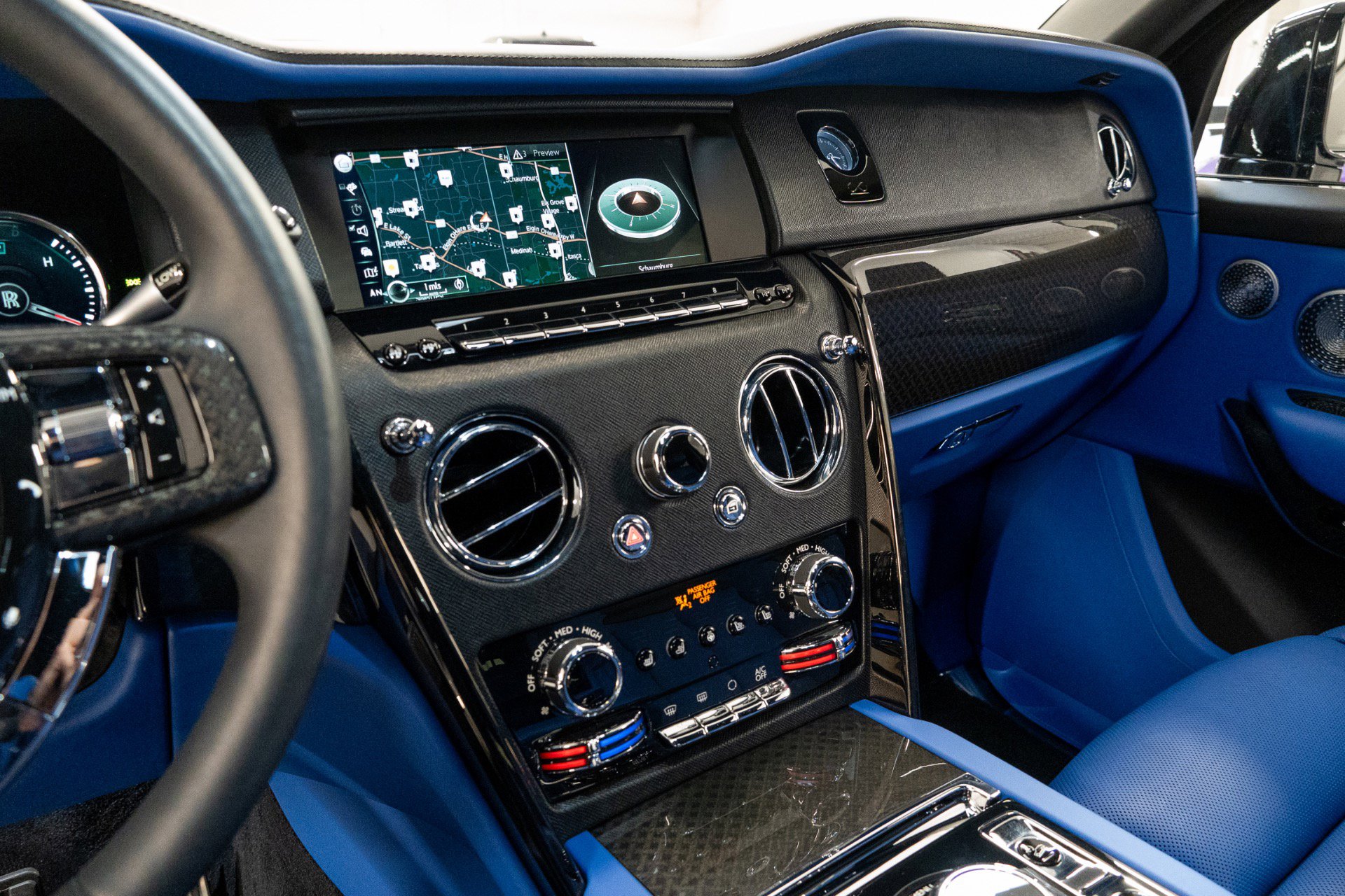 Used 2023 Rolls-Royce Cullinan Black Badge w/ Driver's Package image 22