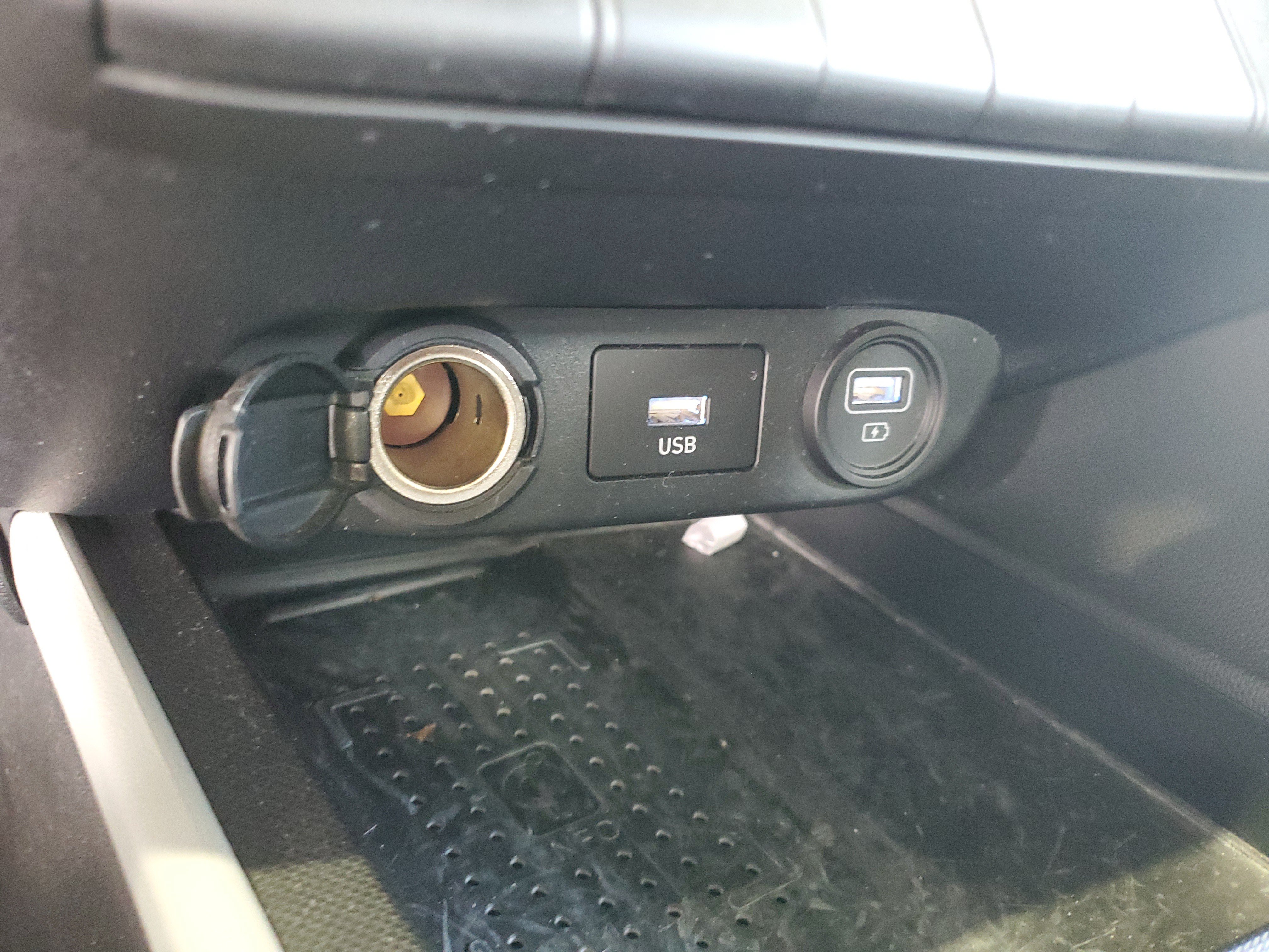 Used 2022 Hyundai Elantra Limited FWD image 28