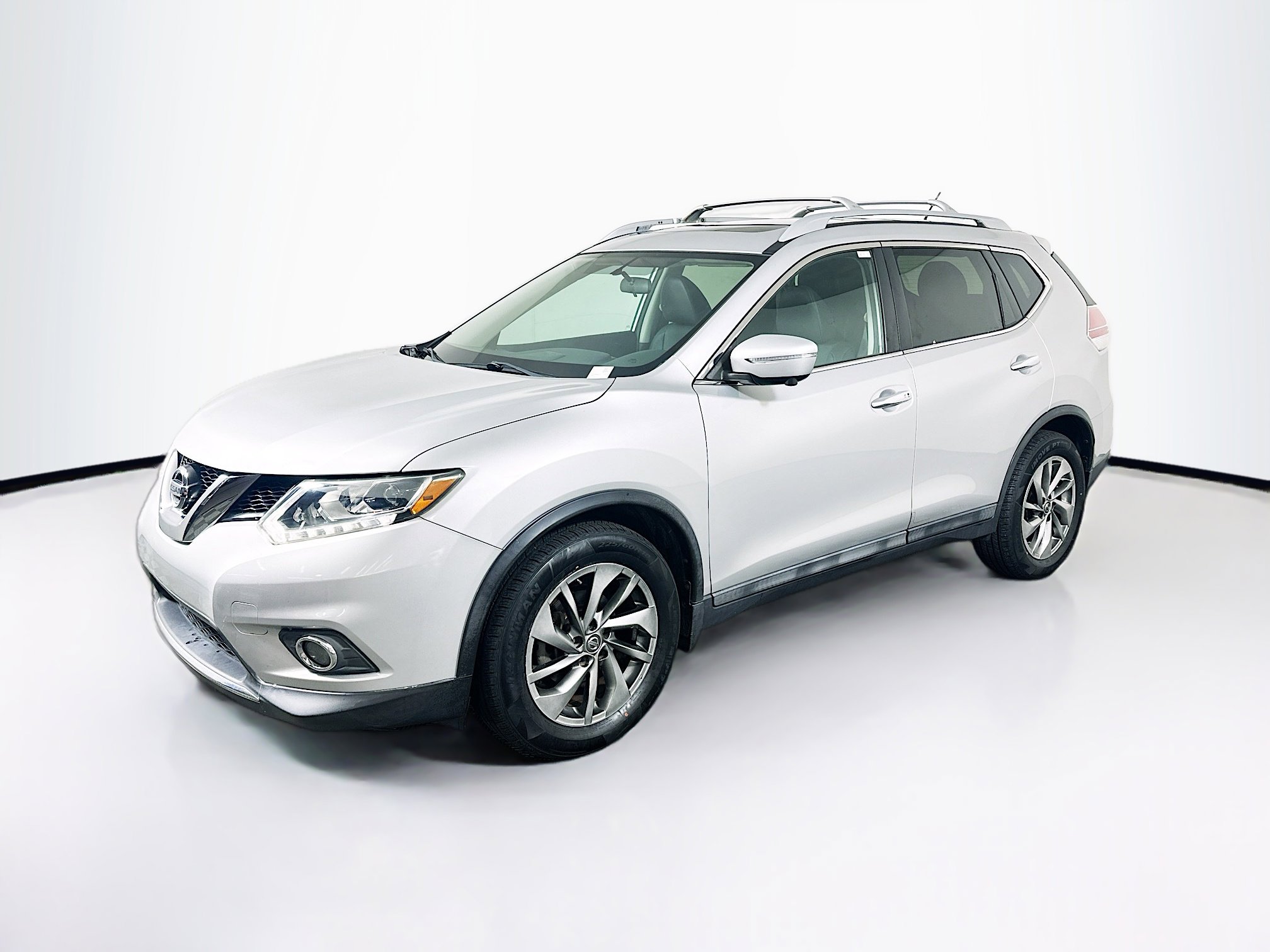 Used 2015 Nissan Rogue SL w/ SL Premium Package image 3