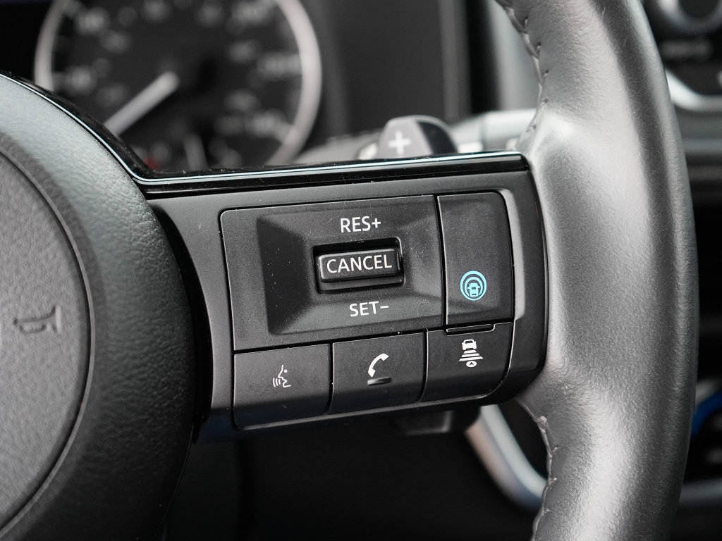 Used 2023 Nissan Rogue SV w/ SV Premium B Package image 12