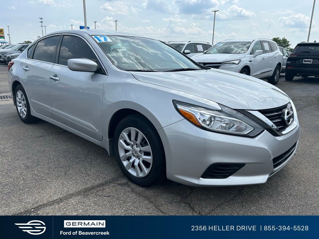 Used 2017 Nissan Altima 2.5 S w/ Power Driver Seat Package FWD image 1