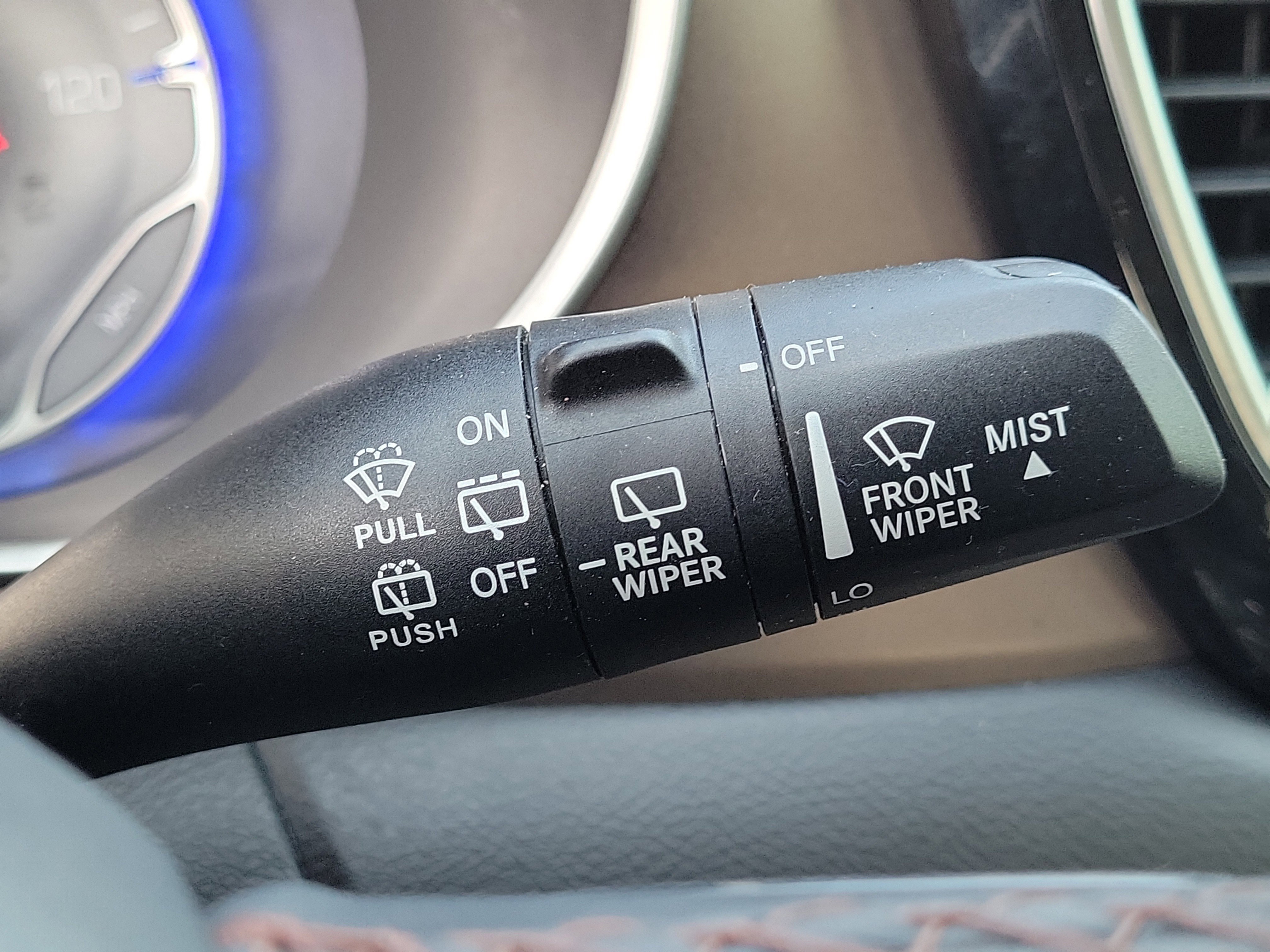 Used 2018 Chrysler Pacifica Touring-L image 27