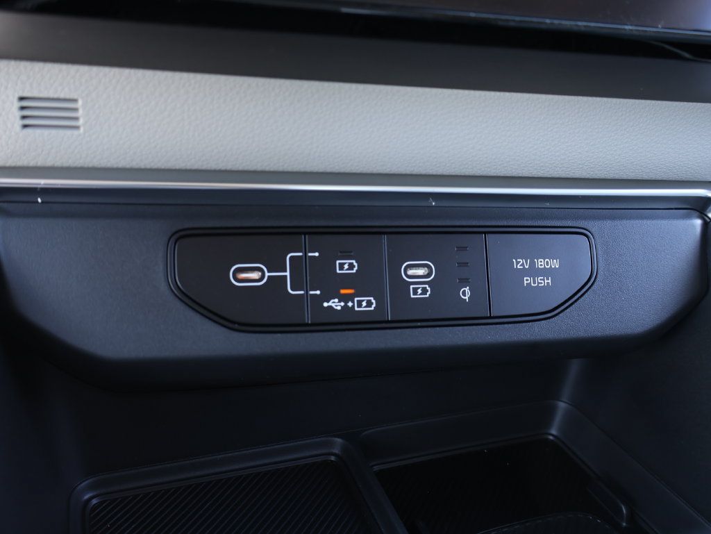 New 2027 Kia Carnival SX w/ Dark Edition Package FWD image 33