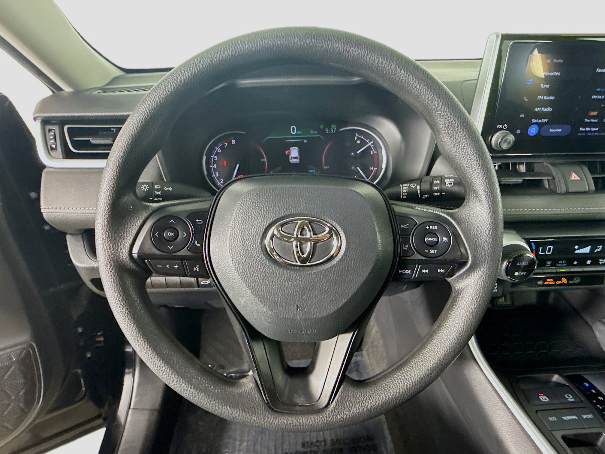 Used 2023 Toyota RAV4 XLE w/ Convenience Package image 13