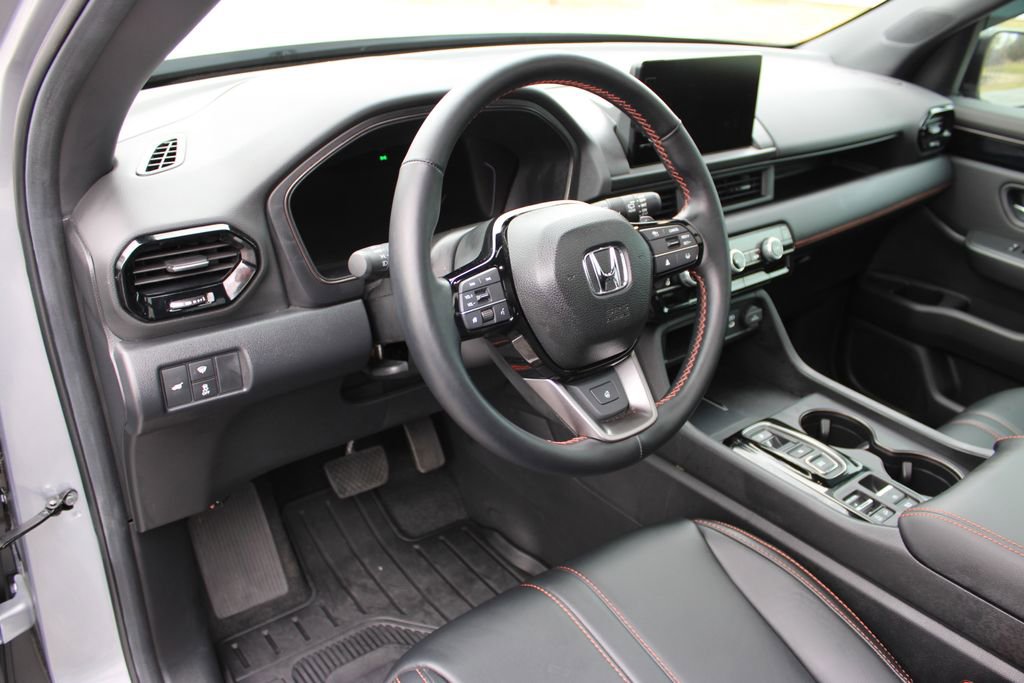 Used 2025 Honda Pilot TrailSport image 49