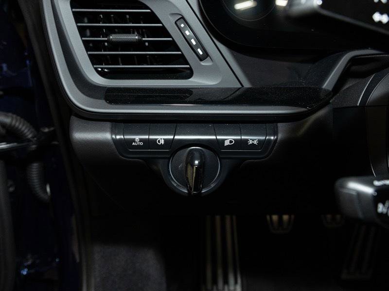 Used 2024 Porsche 911 Carrera T image 40