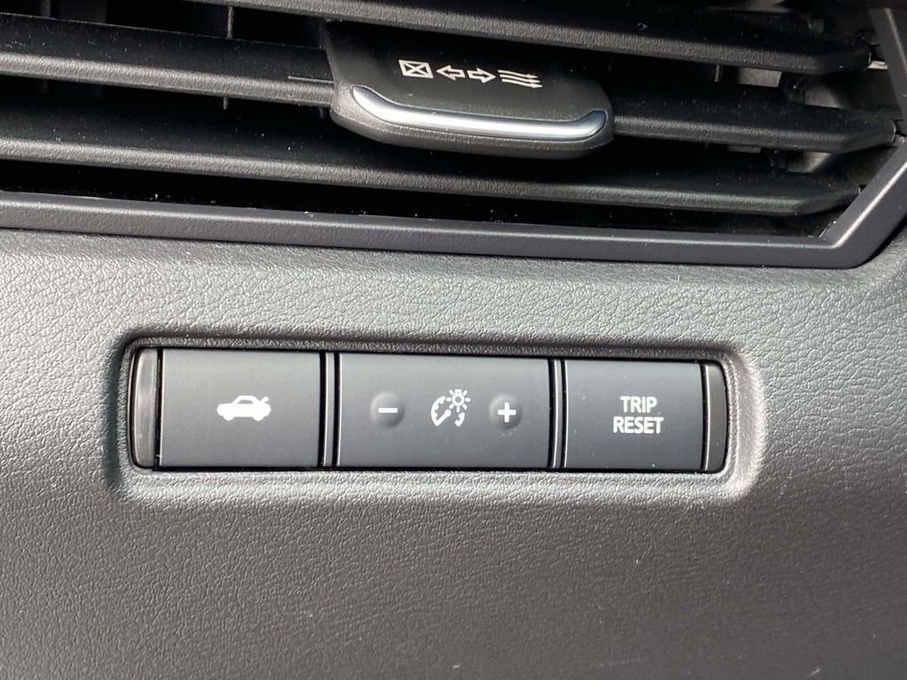 Used 2024 Nissan Altima 2.5 SV image 22