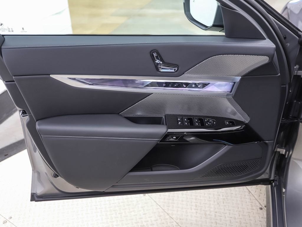 New 2026 BMW 740i xDrive image 9