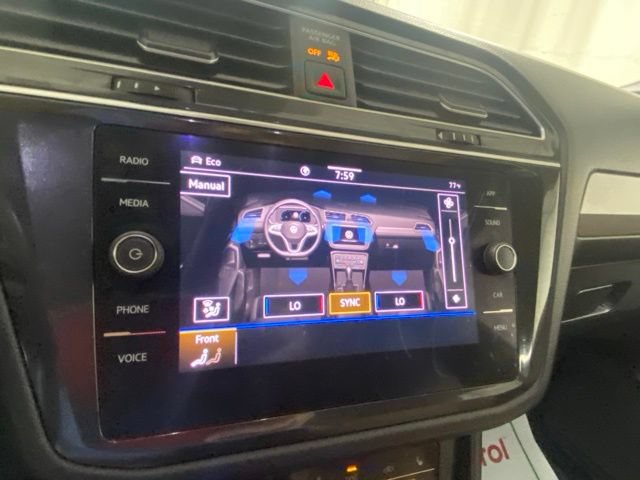 Used 2022 Volkswagen Tiguan SE AWD/4WD image 22