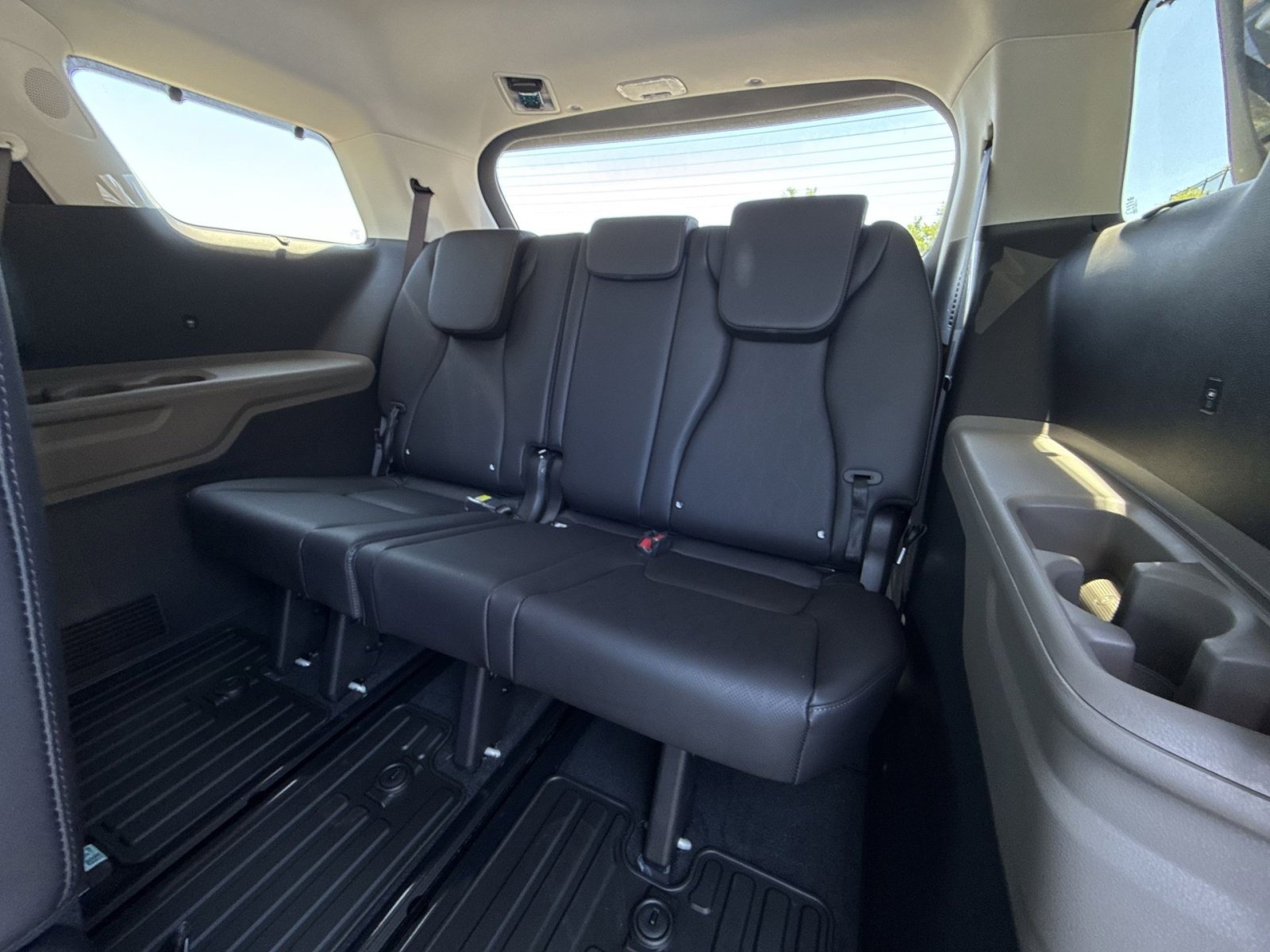 New 2026 Kia Carnival EX FWD image 38
