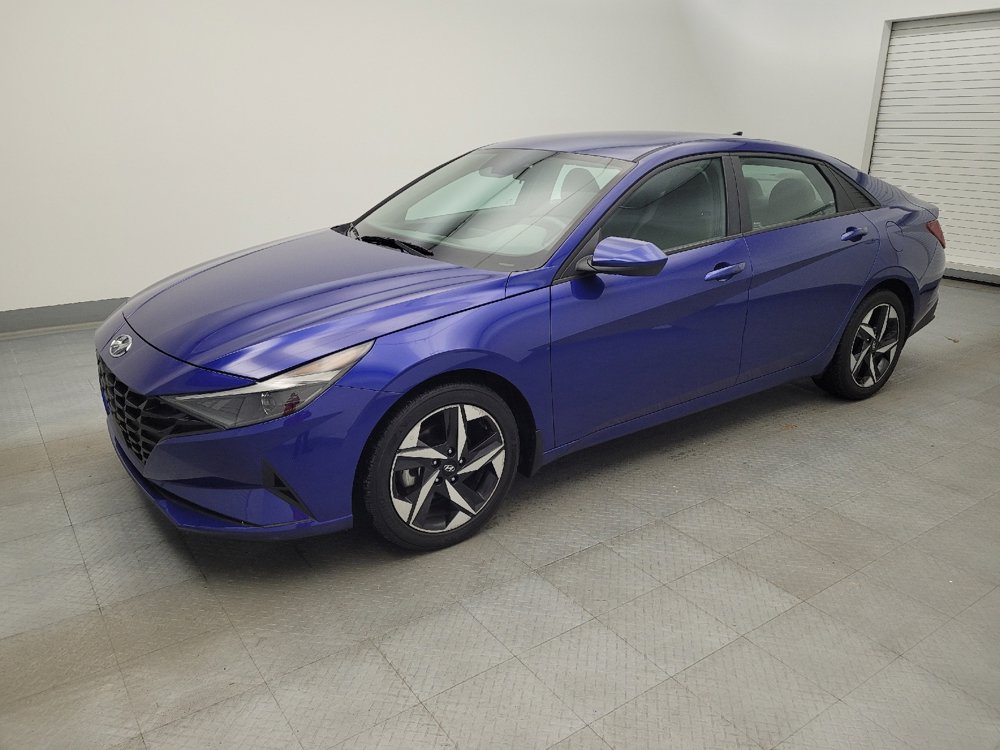 Used 2023 Hyundai Elantra SEL w/ Convenience Package image 2