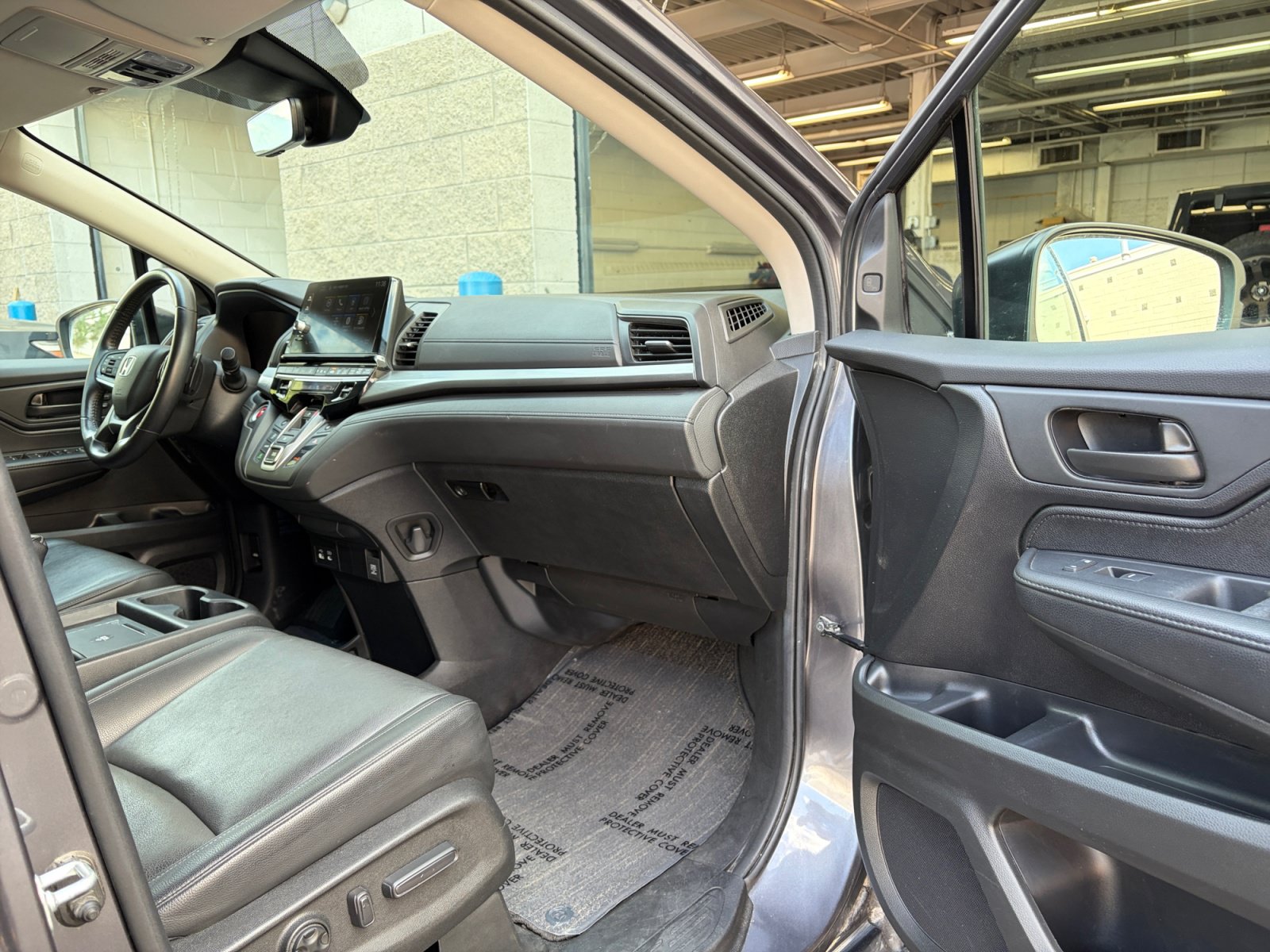 Used 2025 Honda Odyssey EX-L image 27