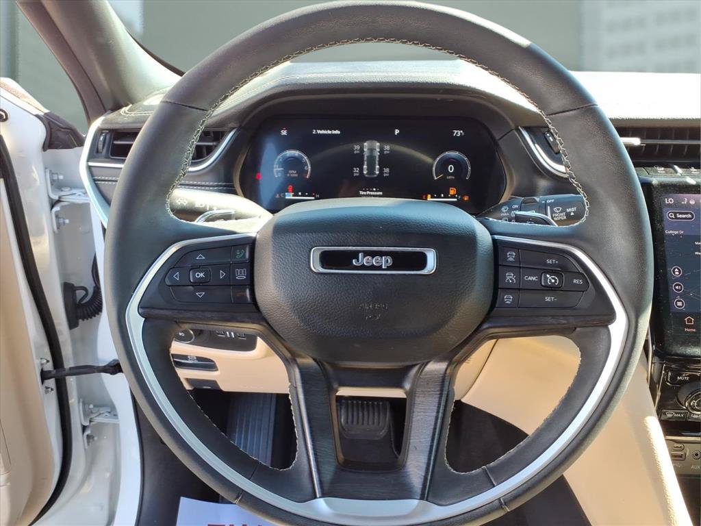 Used 2023 Jeep Grand Cherokee Limited AWD/4WD image 12