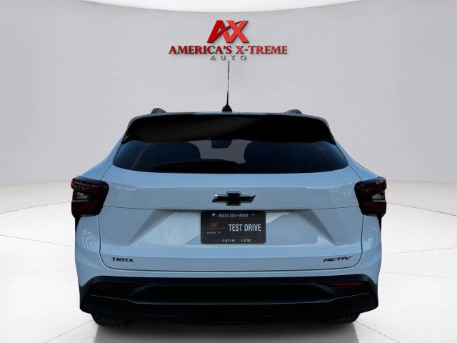 Used 2024 Chevrolet Trax ACTIV w/ Driver Confidence Package image 3