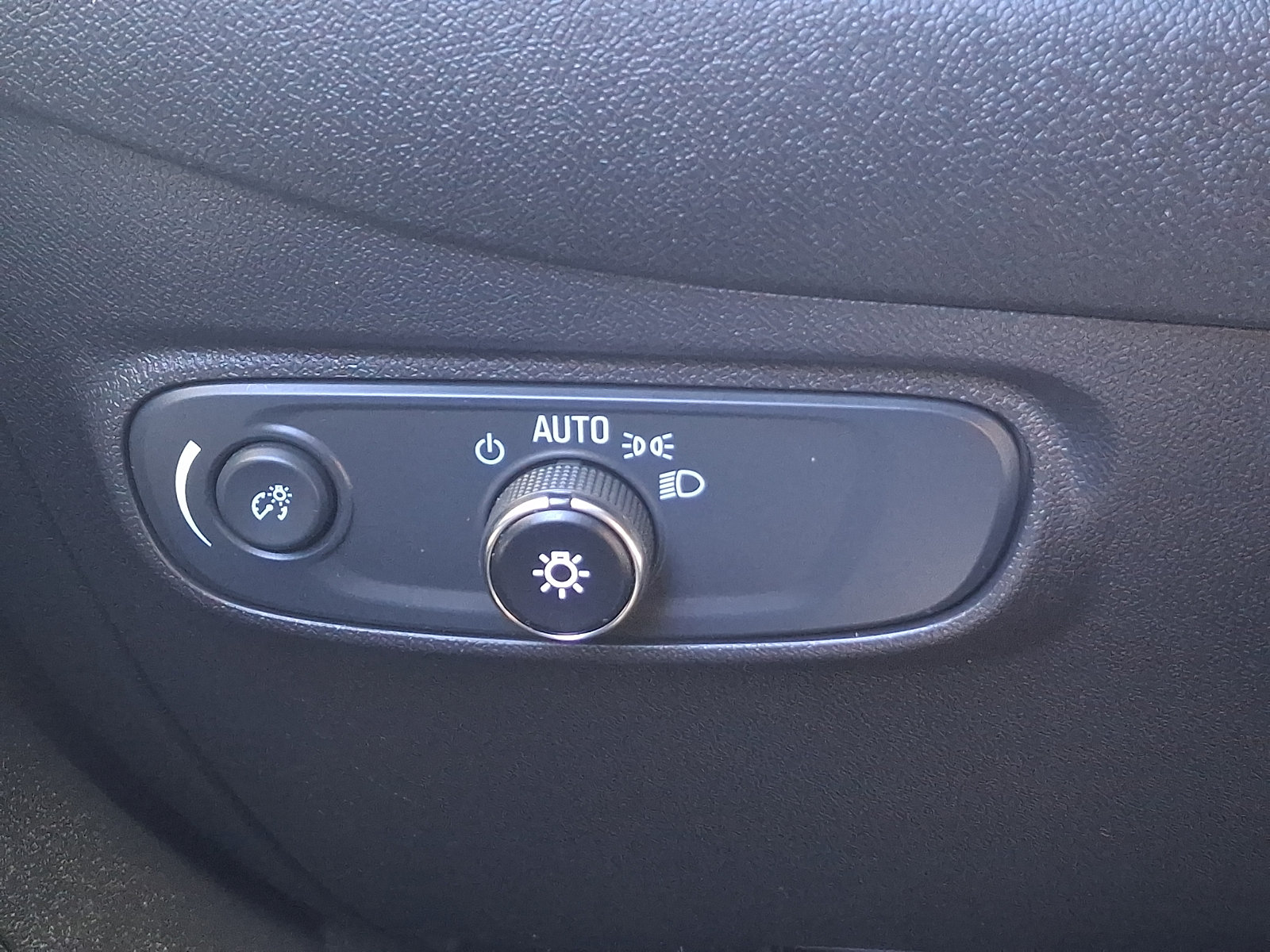 Used 2024 Chevrolet Equinox LT FWD image 23